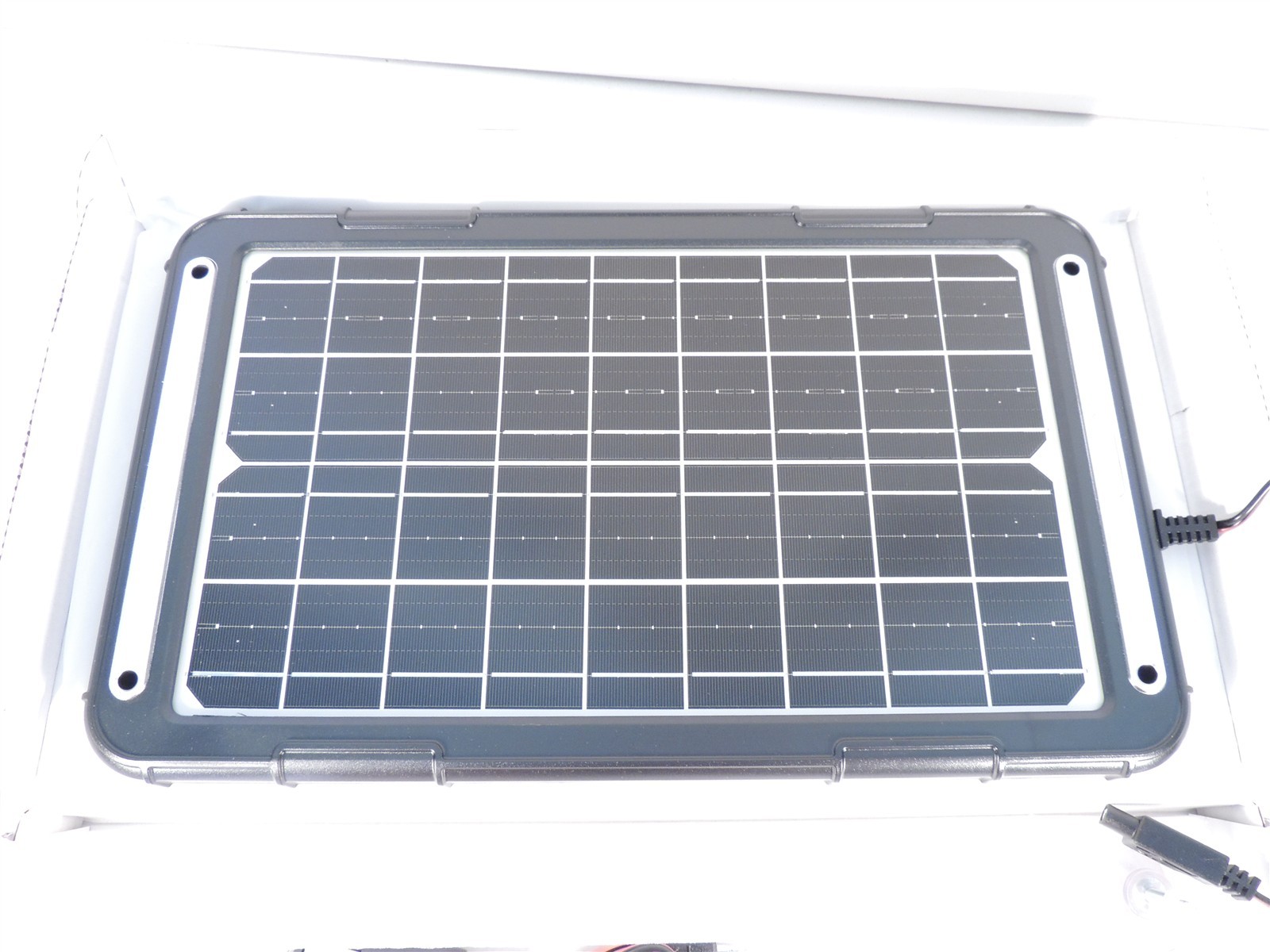 Powoxi 15W 12V Solar Battery Charger & Maintainer PW-15W-MPPT New Opened Box