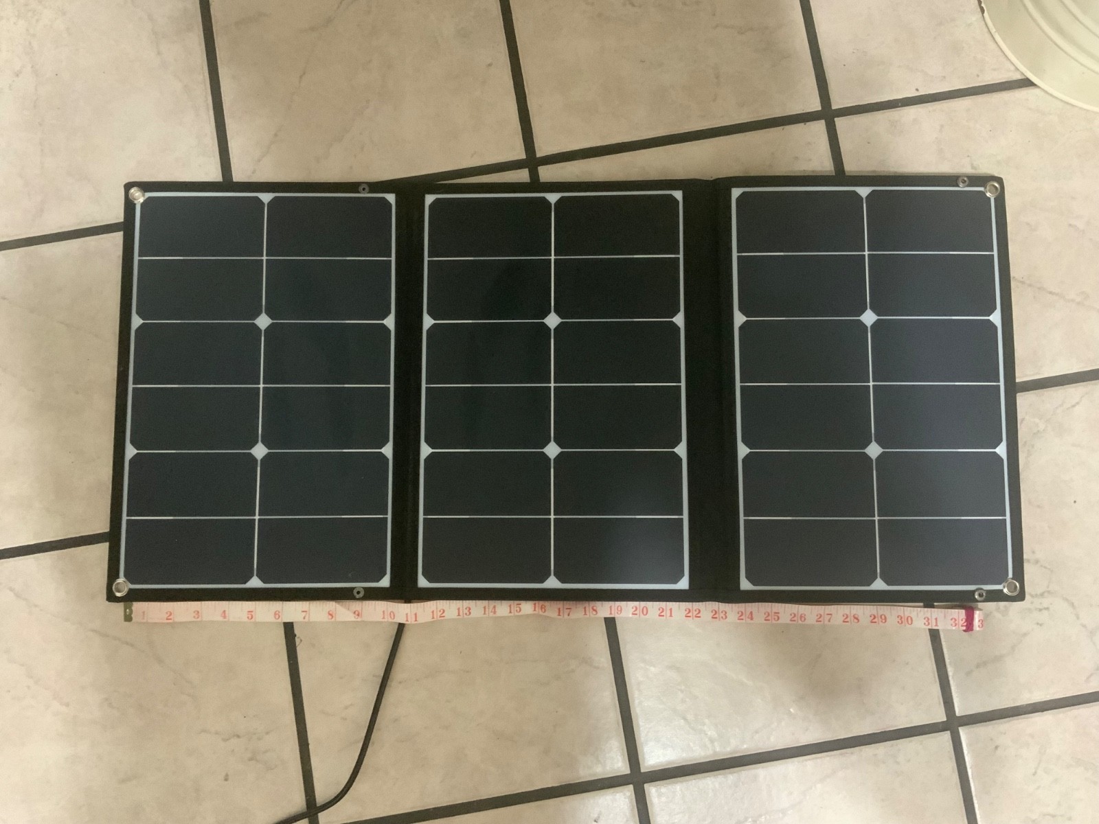Jackery Solar Saga 60 solar panel for powering portable battery read description