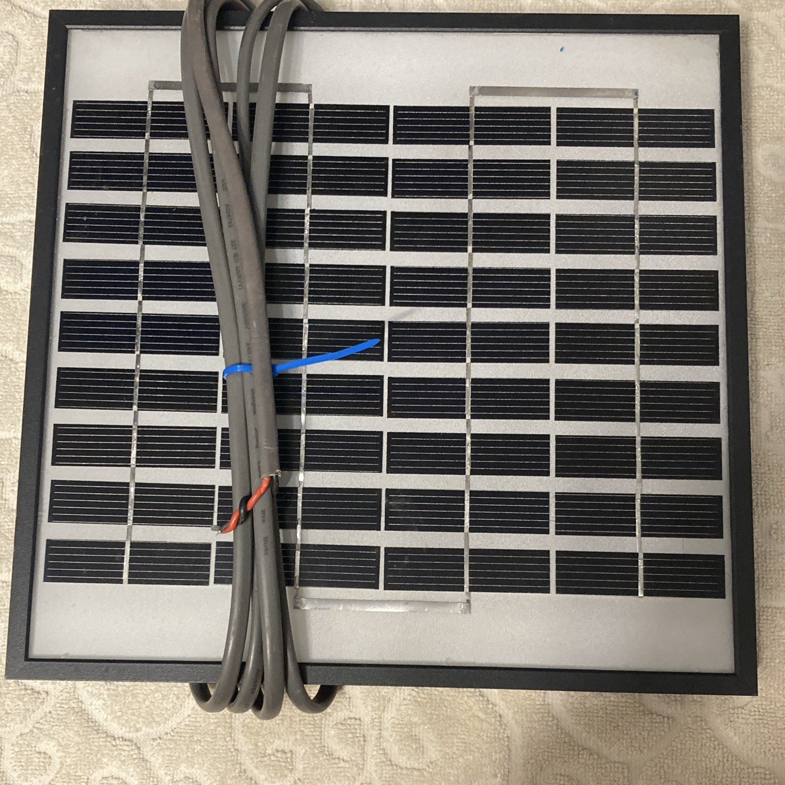 GTO RB510 5W Rigid Solar Panel for Gates That Open – Black/White