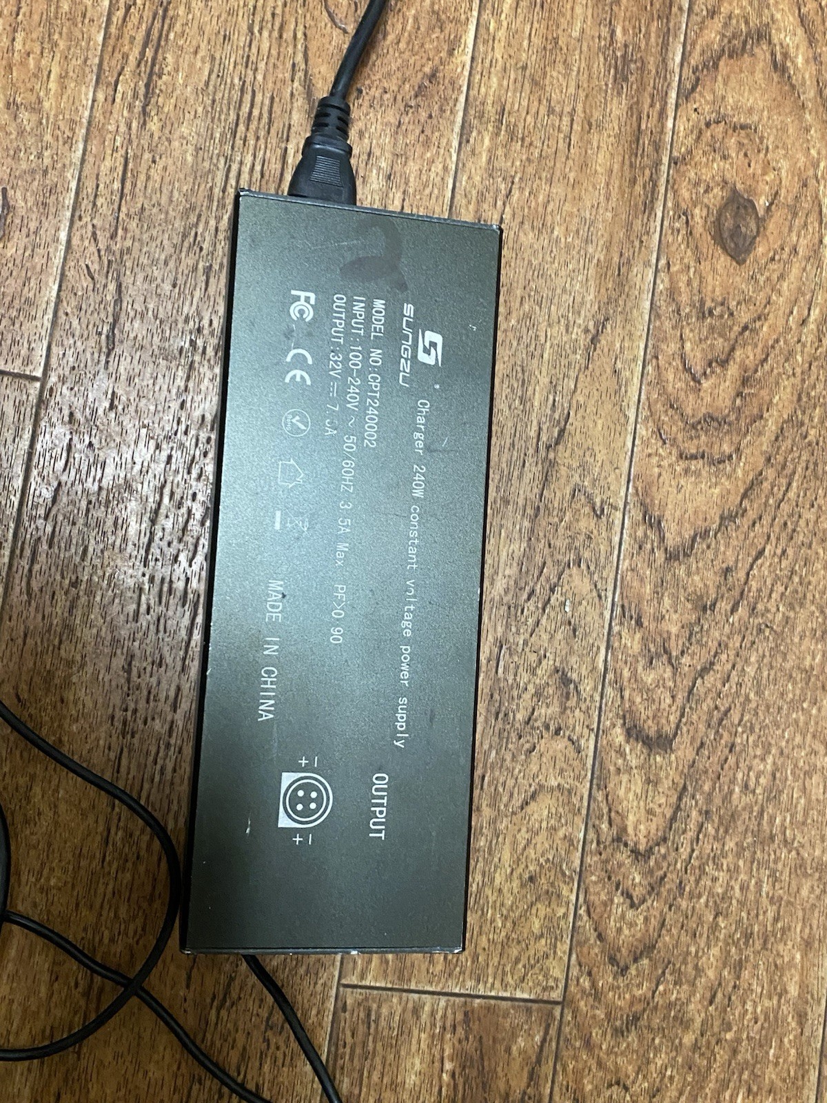 SUNGZU SKA1000 1000W 110V/220V Portable Outdoor Emergency AC/DC Lithium Battery
