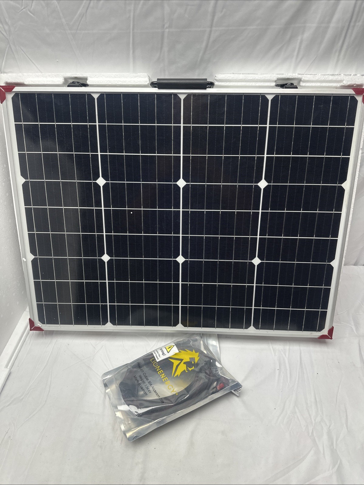 Portable Mono Solar Panel Technical specifications are in the description.LIONE.