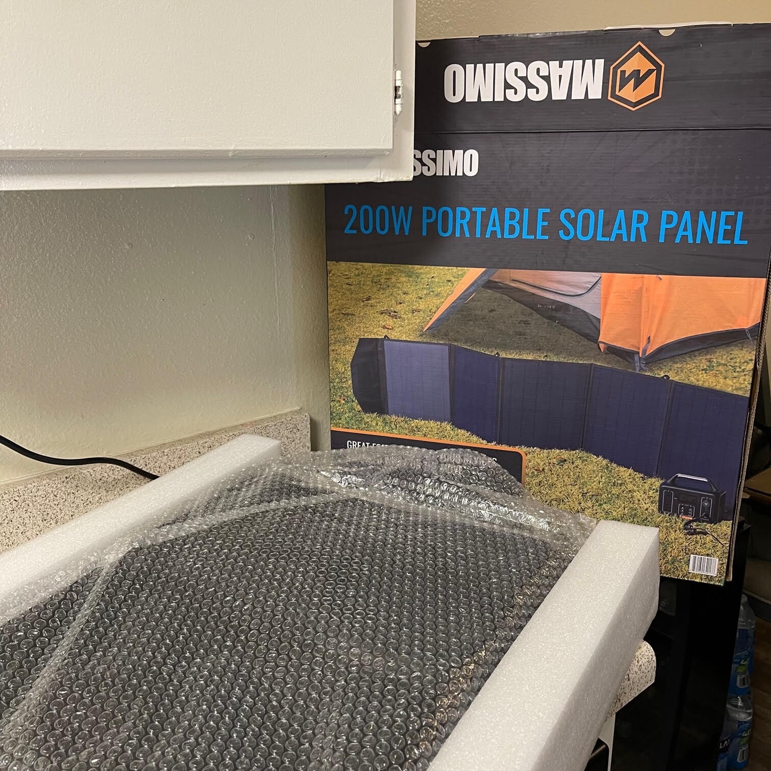 MASSIMO 200W Portable Solar Panel, Foldable, Waterproof Fabric, New (1197)