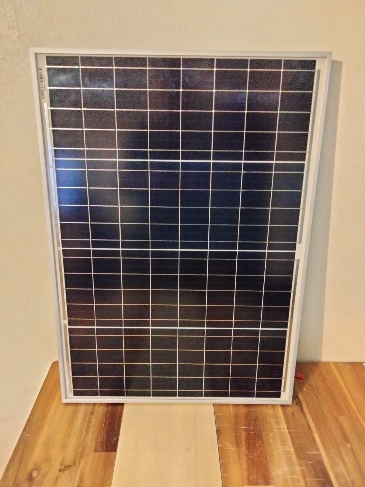 BELOW COST!!! Solar portable emergency hurricane power supply kit; gen & devices