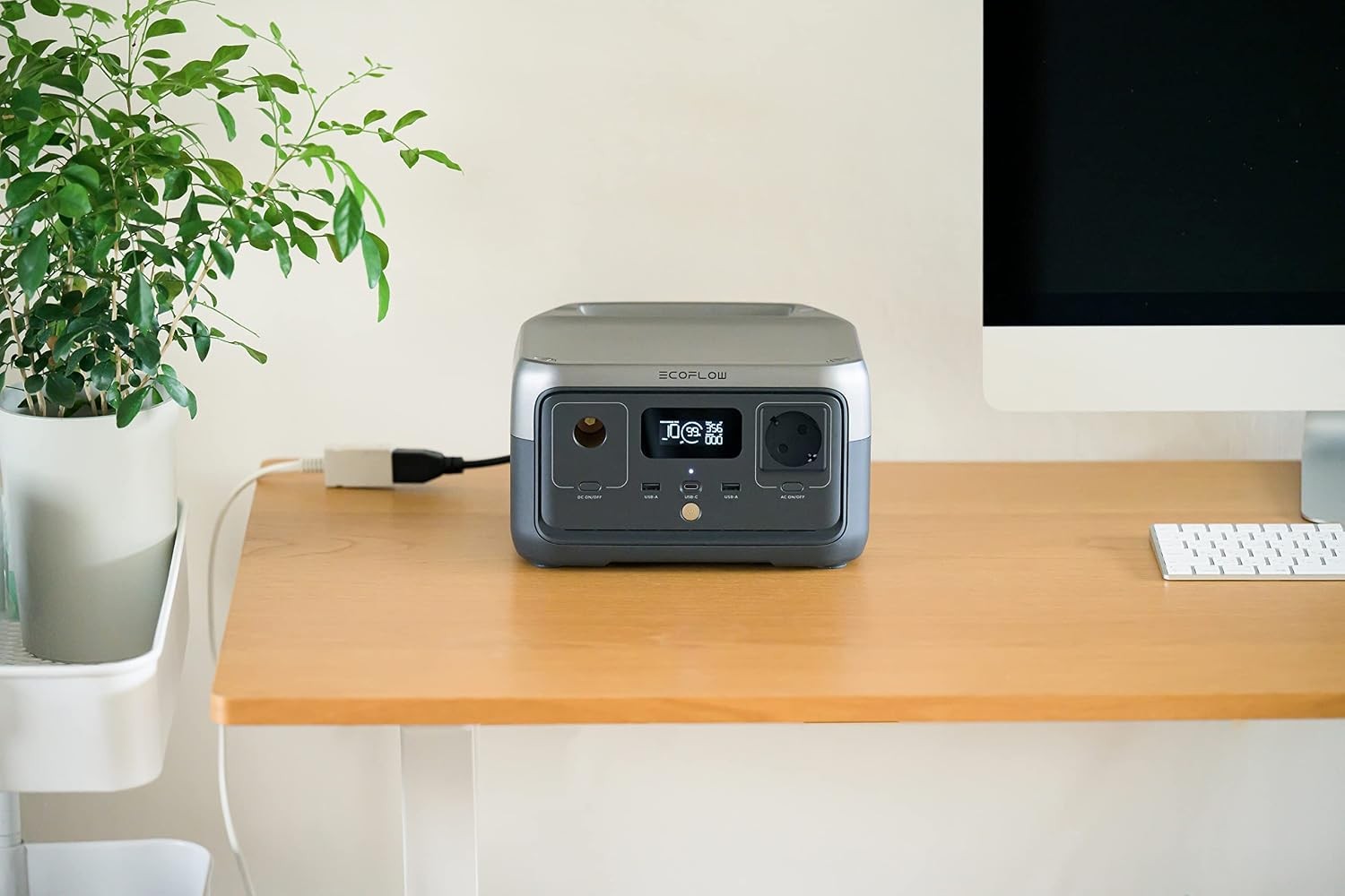 Solar Power Station RIVER 2 256Wh 1H Fast Charge