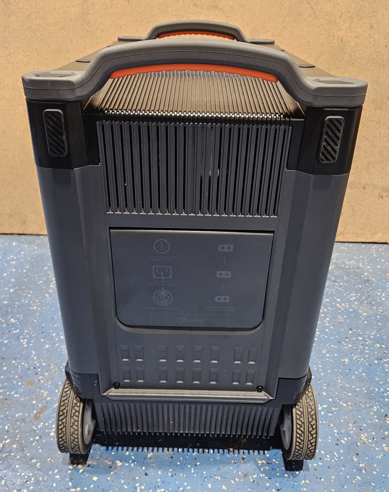 All Powers R4000 Portable Power Station + AP-SP-037 Solar Panels – PICKUP ONLY