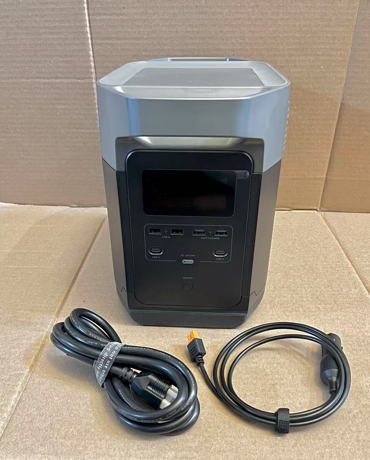 EcoFlow EF DELTA 1300 Portable Power Station 1260Wh Generator *Minor Scratch*
