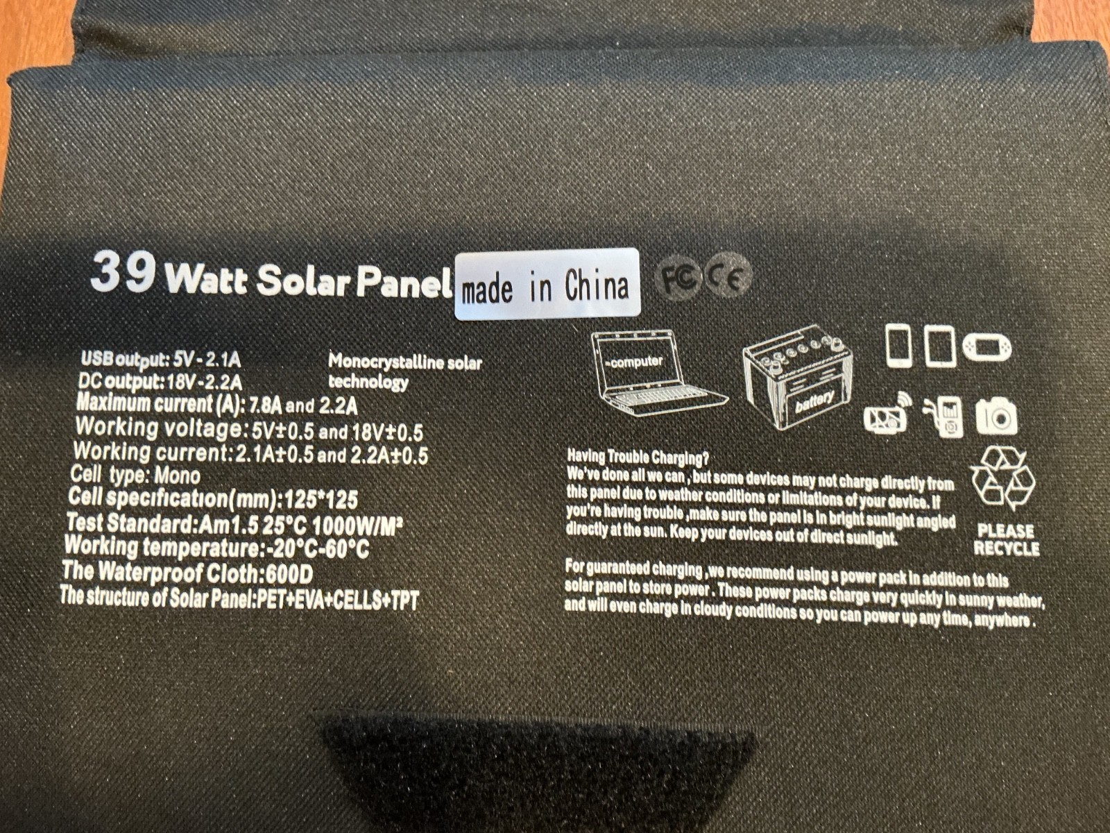 SUN KINGDOM PORTABLE FOLDING SOLAR PANEL 39 WATT.