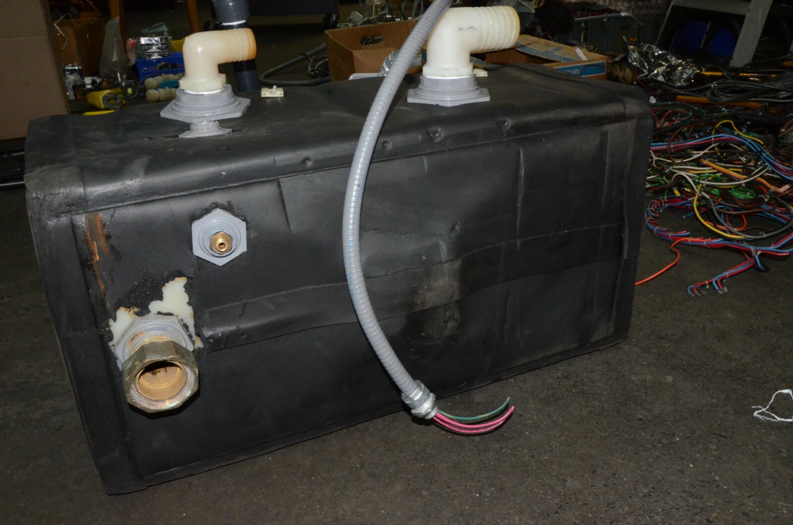 Solar 20 Gallon Water Holding Tank With Float Fixtures RV Off Grid Tiny House