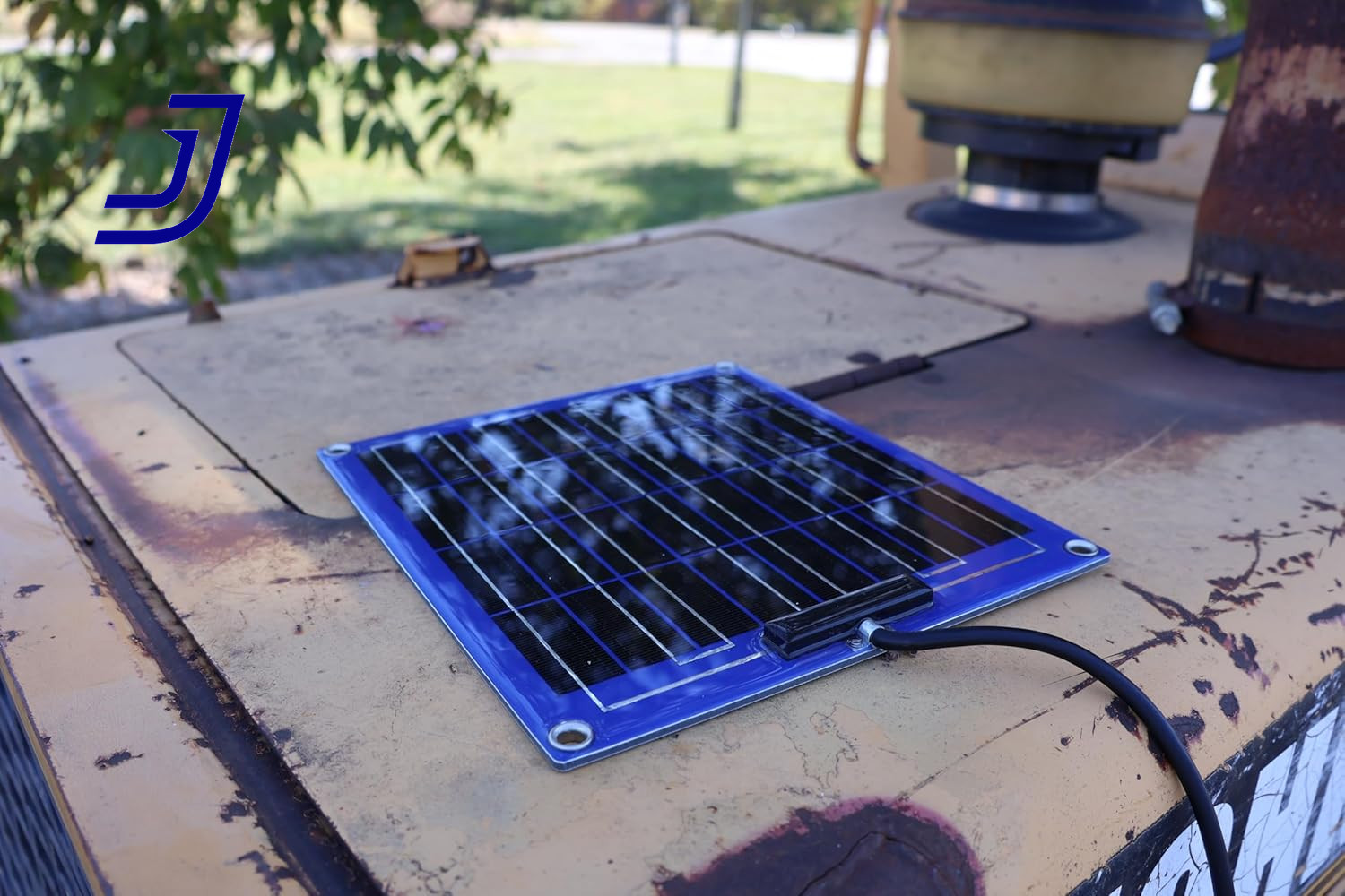 Solarpulse SP-12 Solar Battery Charger Maintainer, 12 Watt, Blue