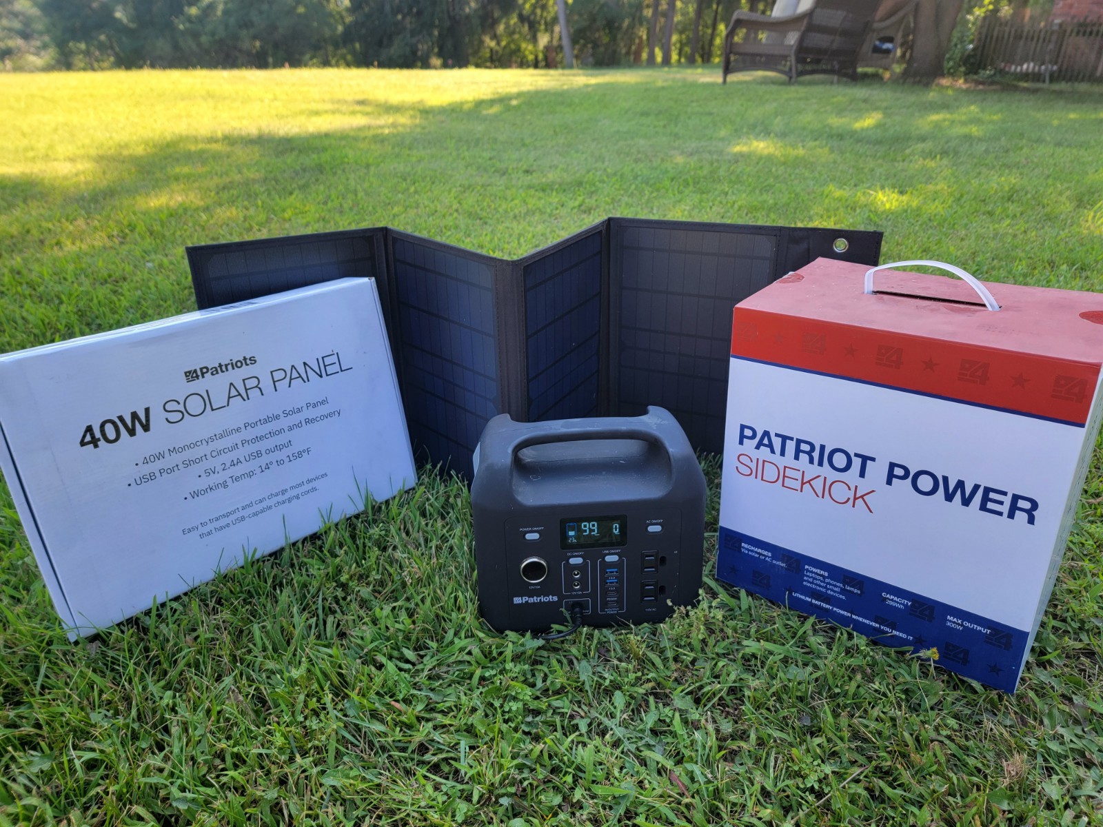 4Patriots Power Sidekick 300W Solar Generator 40W Solar Panel EUC In Box