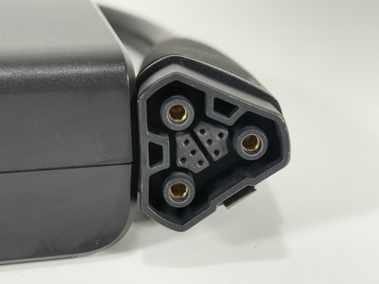 EcoFlow Double Voltage Hub for DELTA Pro Portable Power Stations