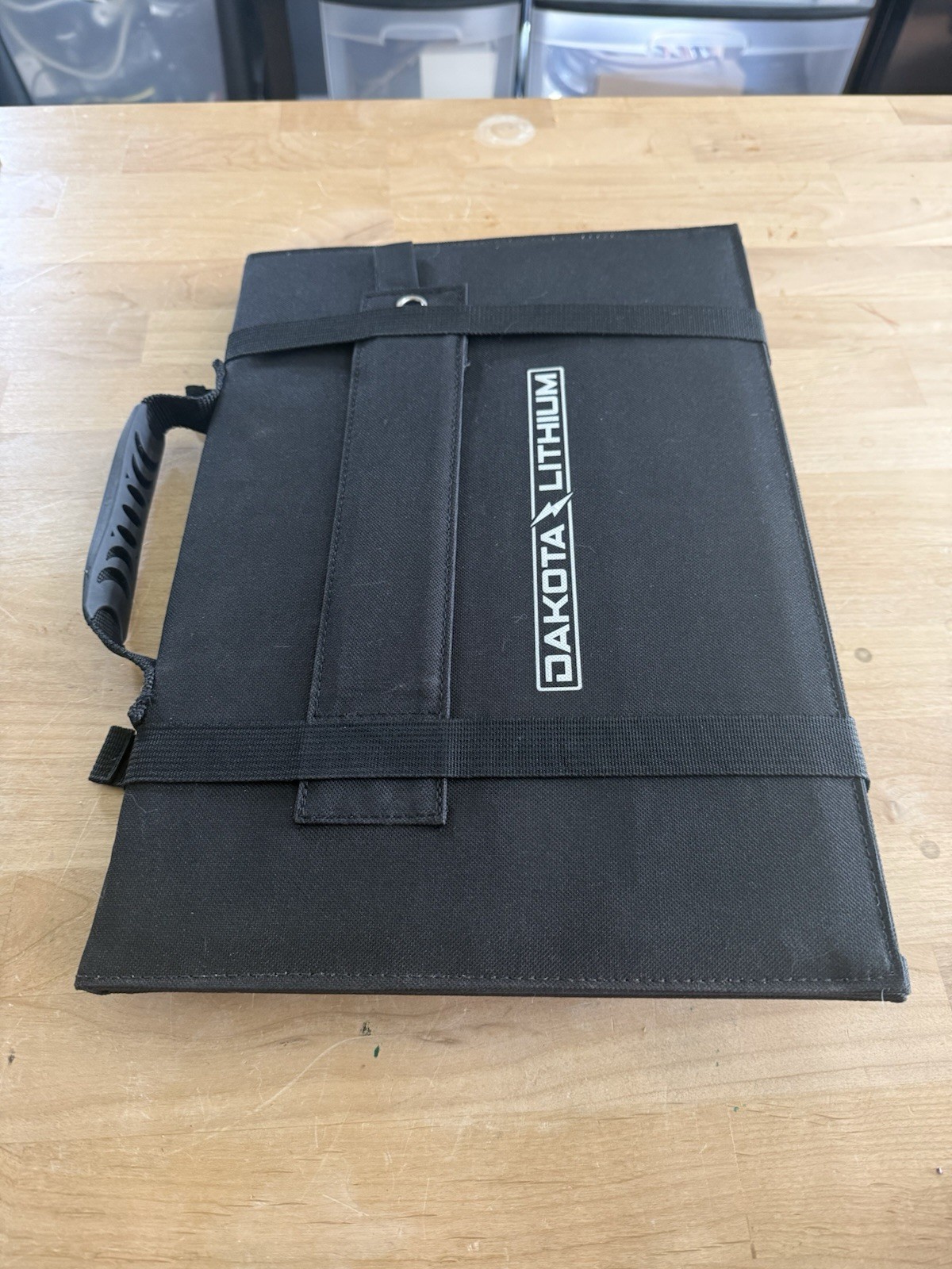 Folding Fast-Charge 12V Solar Panel