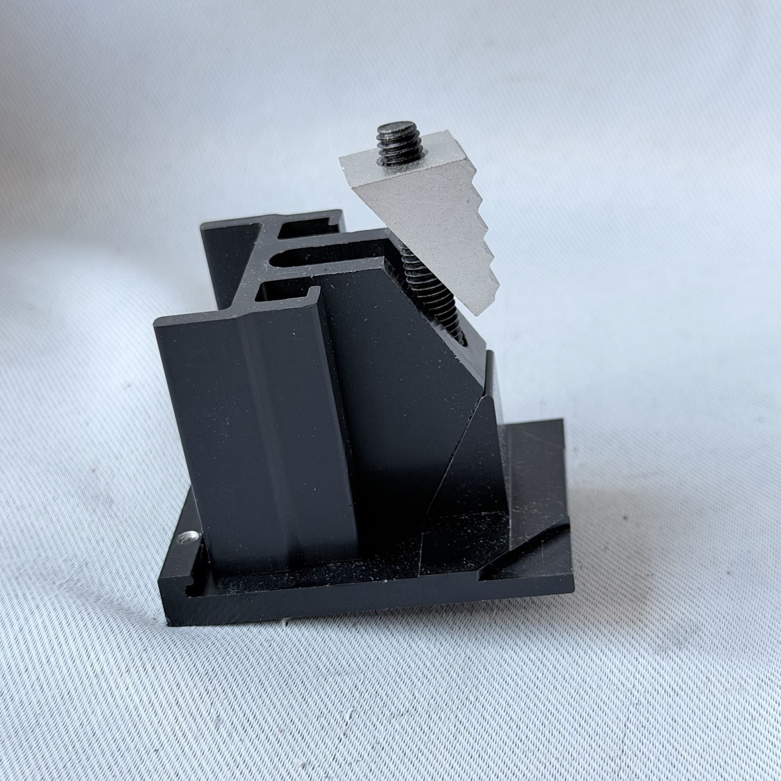 Lot of 4 – InvisiMount Assembly SunPower (518636)