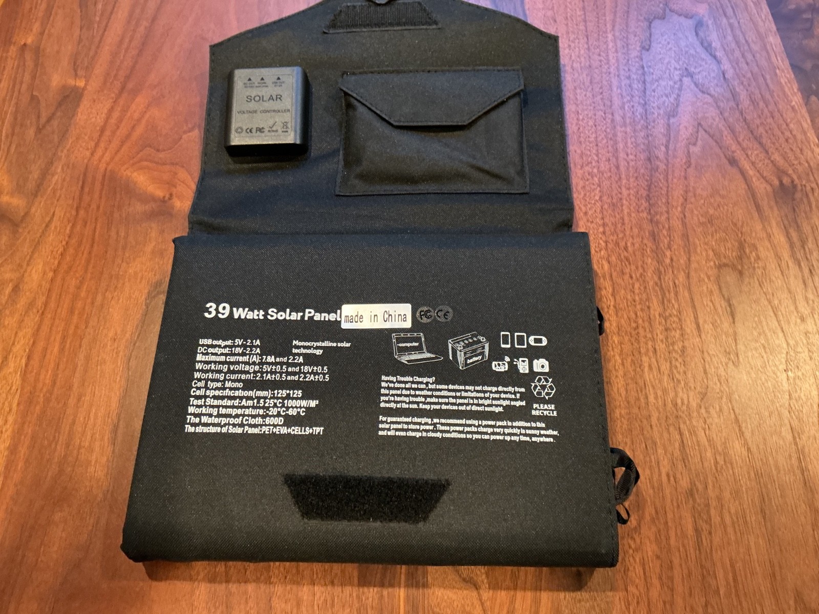 SUN KINGDOM PORTABLE FOLDING SOLAR PANEL 39 WATT.