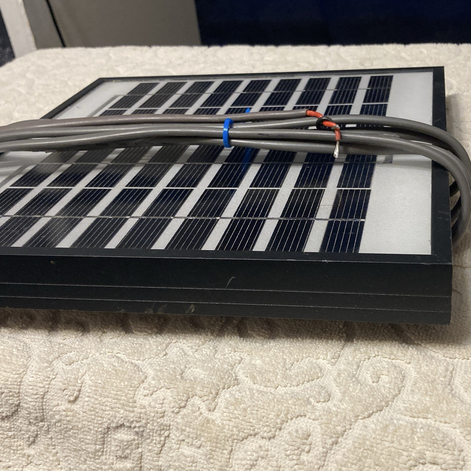 GTO RB510 5W Rigid Solar Panel for Gates That Open – Black/White