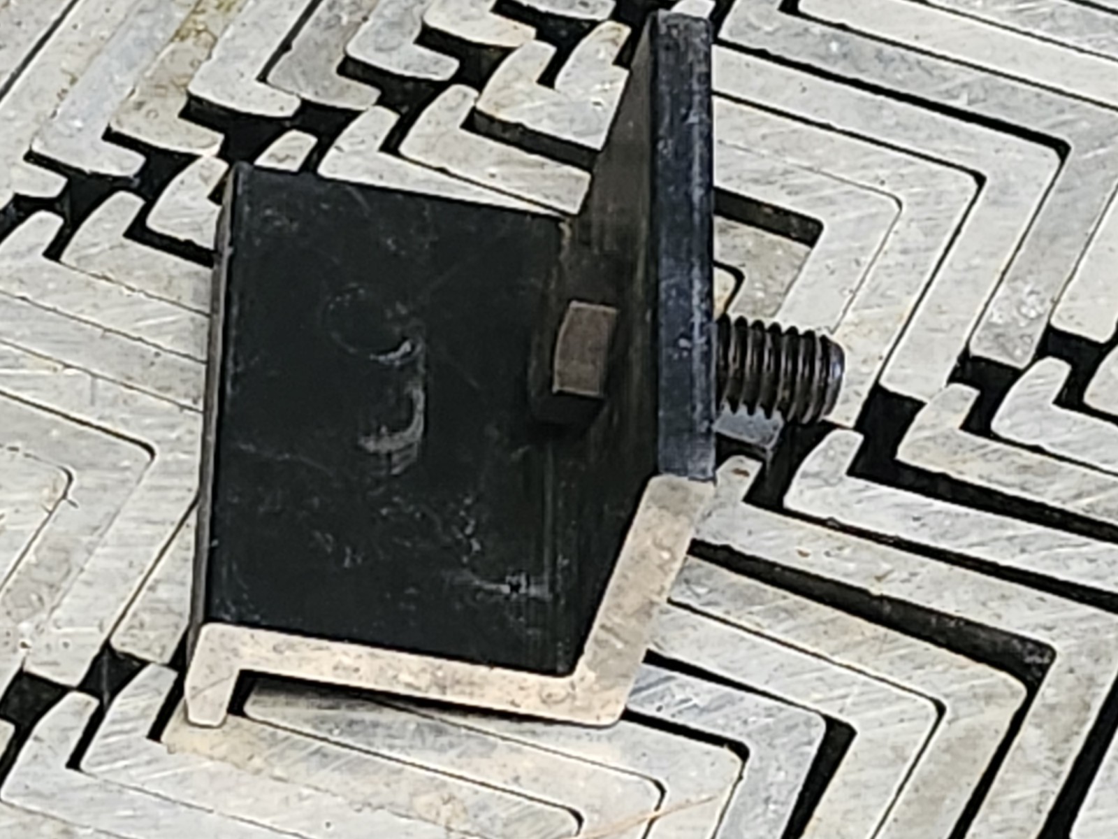 290 Solar Panel “Z” Clips Aluminum Hold Downs 1×1.5″ Priority Mail Flat Rate Box