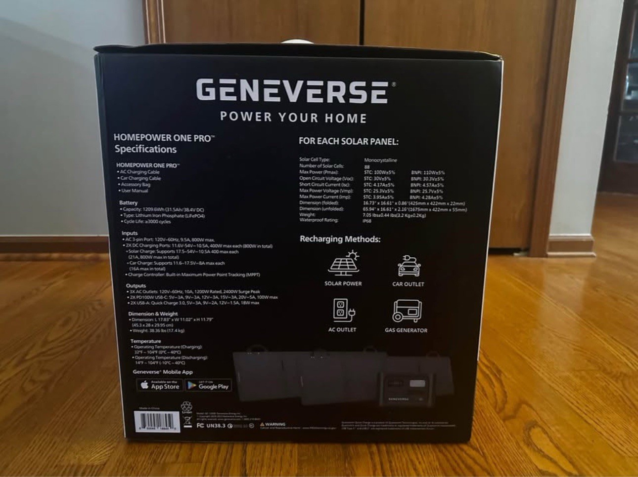 NEW! Geneverse 1210Wh Solar Generator + 2/100Watt mini Solar Panels