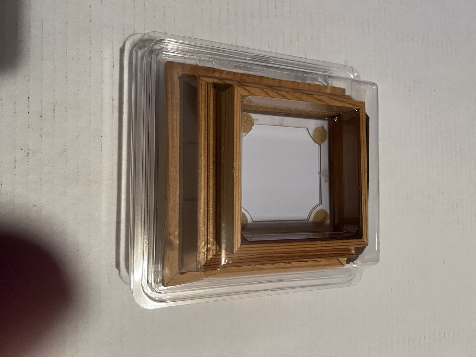 4-in x 4-in Pagoda Style Solar LED Pine Post Cap