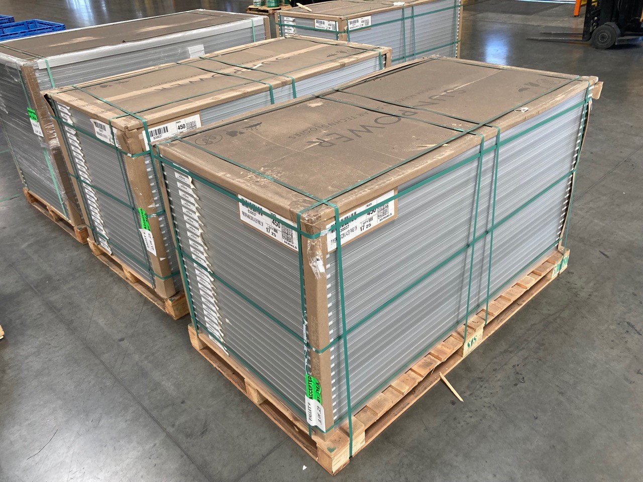 New SunPower / Maxeon 450 W SPR-A4450-COM commercial solar panels