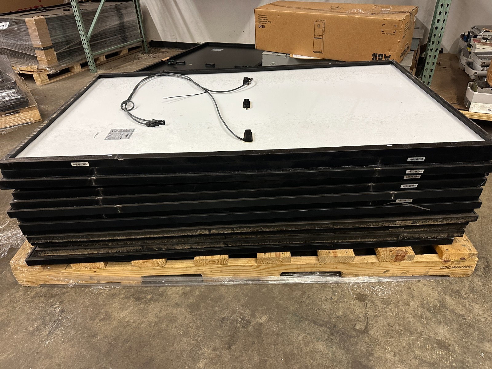 QCELLS 340W Q.PEAK DUO BLK Q.PEAK DUO BLK-G6+ 340 – 40 panel selling as lot only