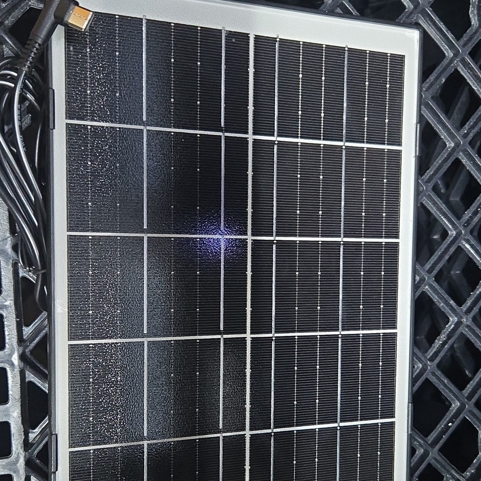 Portable Monocrystalline Outdoor Solar Panel Rigid Black Reinforced Glass DC