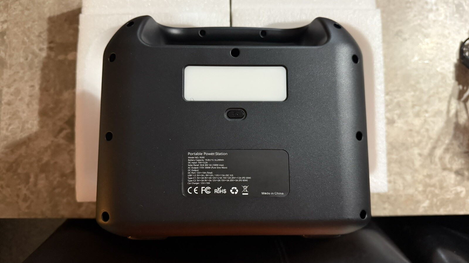 Pangootek R300 Portable Power Station