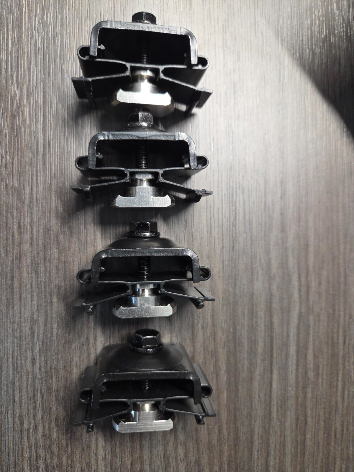 Sunpower 506608 QTY (4) Invisimount Rail Solar Mid Clamp (New)