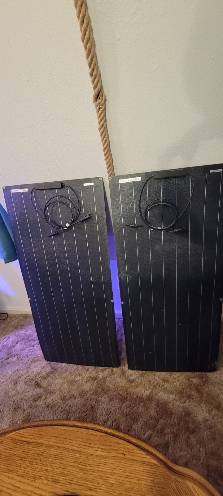 Dakota Lithium 200W Solar Panel Setup w/ Charge Controller & Mounting Hardware