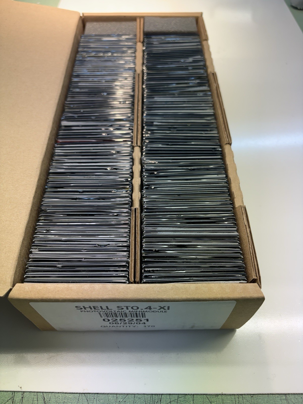 Quantity 170 pcs SHELL ST0.4-XI Photovoltaic minimodule Cell, 2.38″ x 2.38″