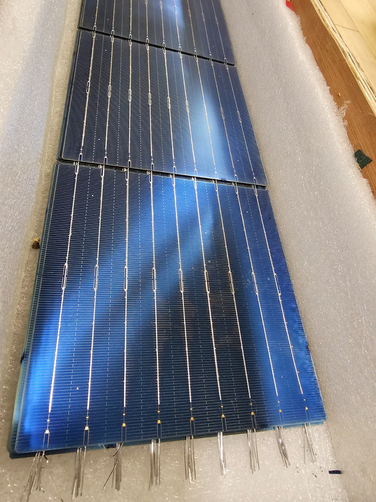 DIY Solar Panel, String of 4 PV cells (1 box, 320 PV cells) 9bb, 22.2%-23.5% eff