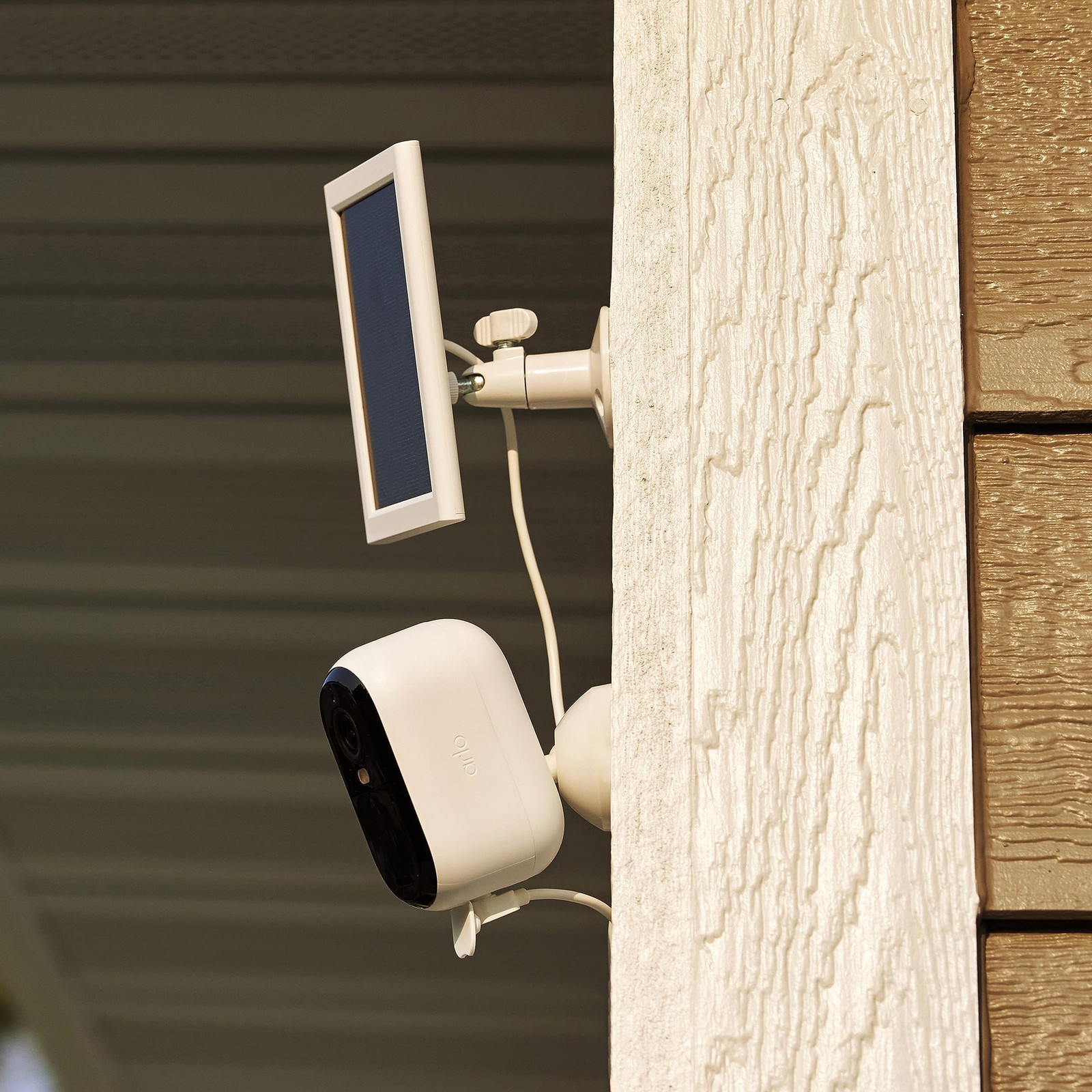 Arlo Essential Solar Panel Charger 2nd Gen White (VMA6600)