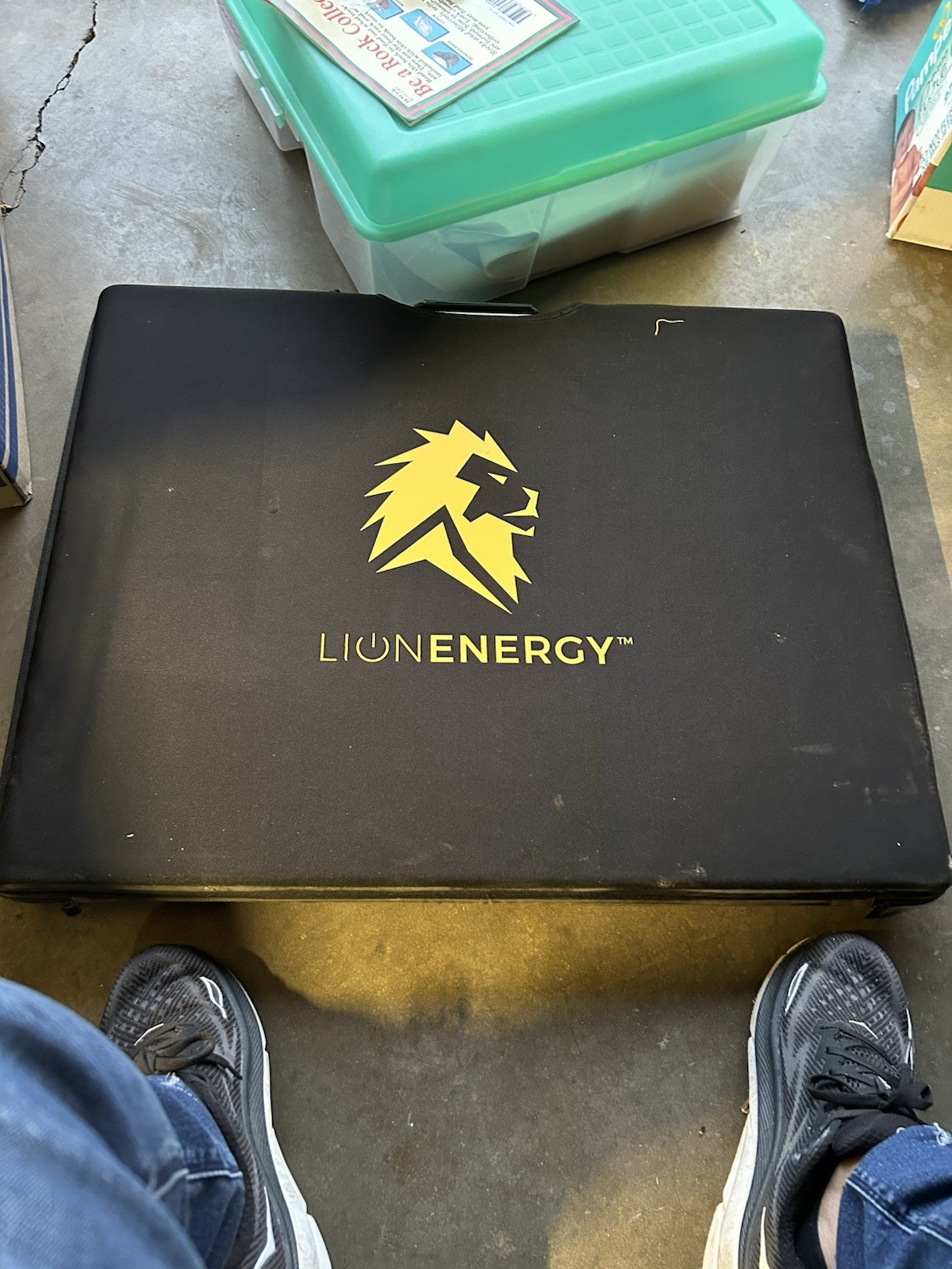 100 Watts – Each panel is a high-efficient 100W, 24V 5x-Panels Lifecycle-20 Year