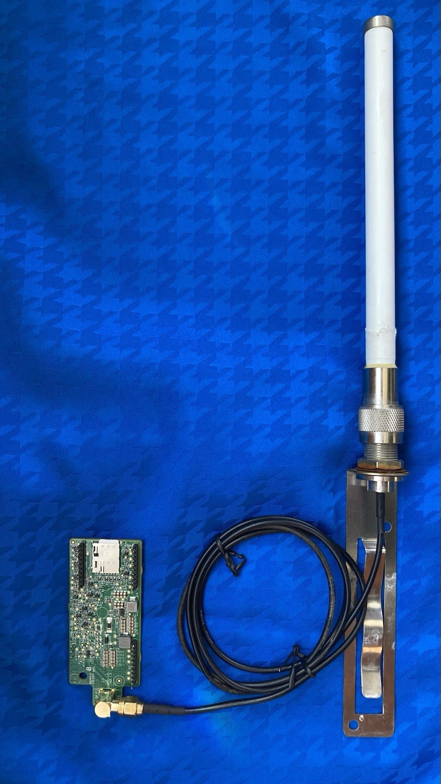 USED Solar Edge SE-CELL-B-R05-S-S2 Cellular Plug-in Kit Sim Card & Antenna