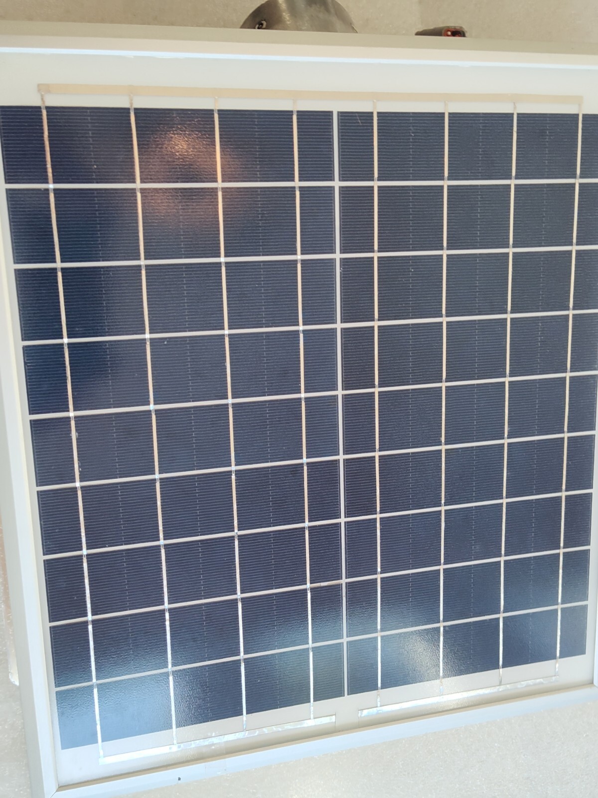 Tapco 2772-00002 17W/6V Solar Panel / Hardware 2-3/8″ Top of Pole Mount