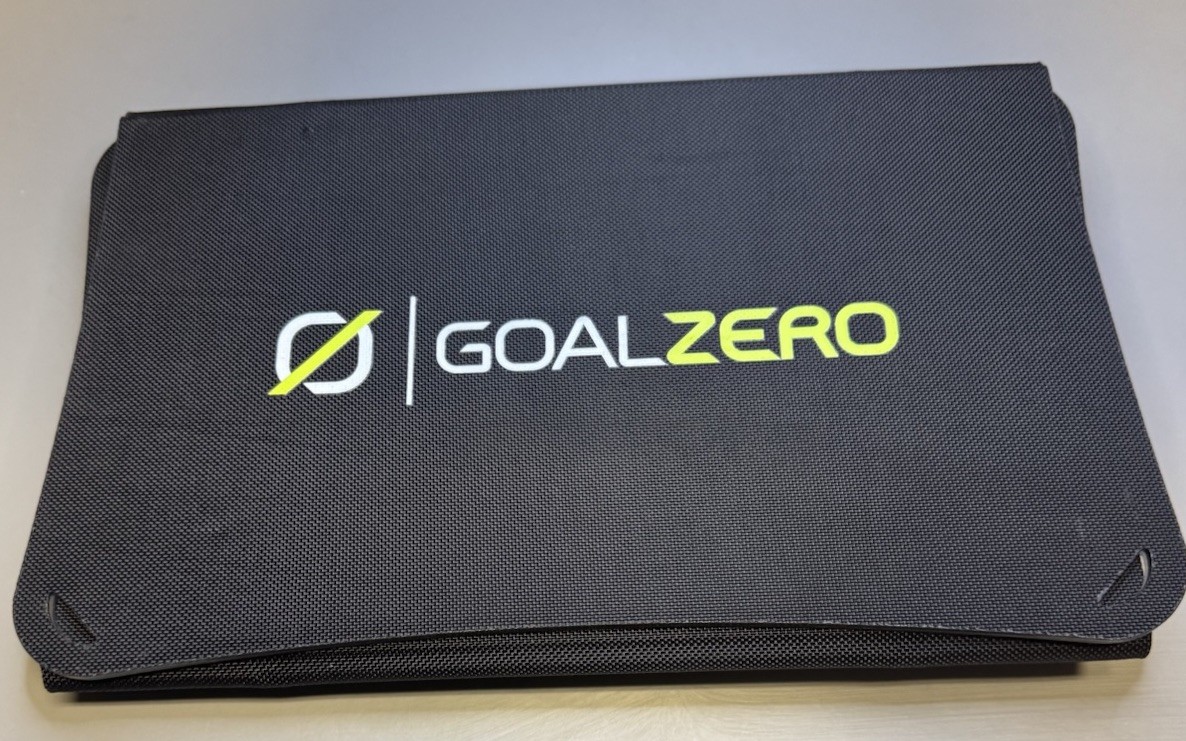 GOAL ZERO NOMAD 20 20W FOLDABLE SOLAR PANEL CHARGER 11910 + flip 24
