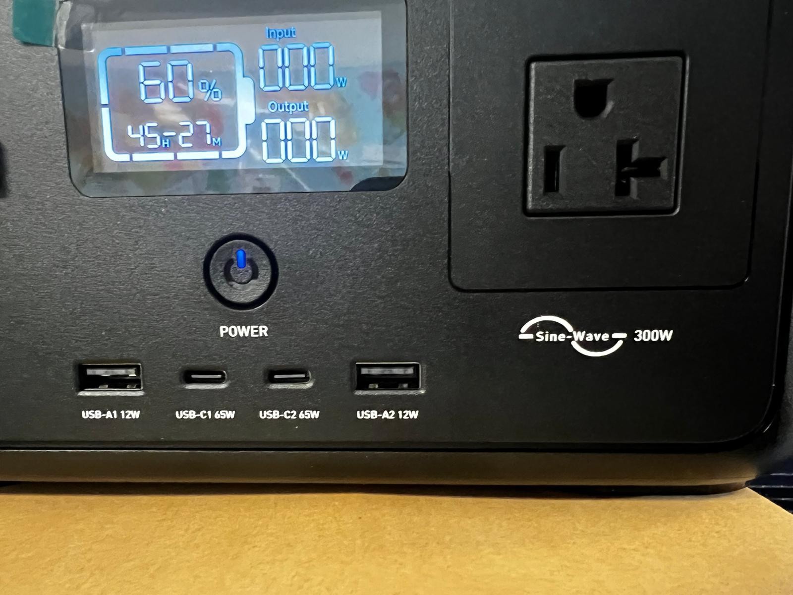 Energizer Solar Portable Power Station Peak 600, Solar Rechargeable, 512Wh