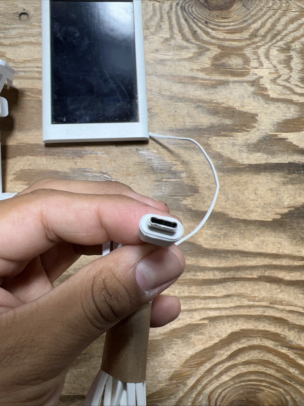 ​Ring Small Solar Panel 1.9W USB-C White for Stick Up Cam & Spotlight Cam 5F78E9
