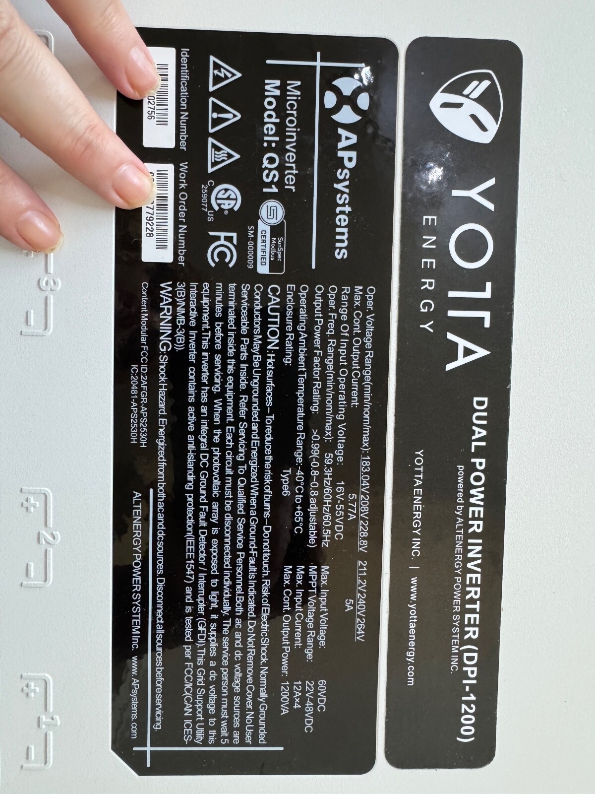 4x Yotta DPI-1200.25: High-Efficiency Dual Power Inverter with AP ECU