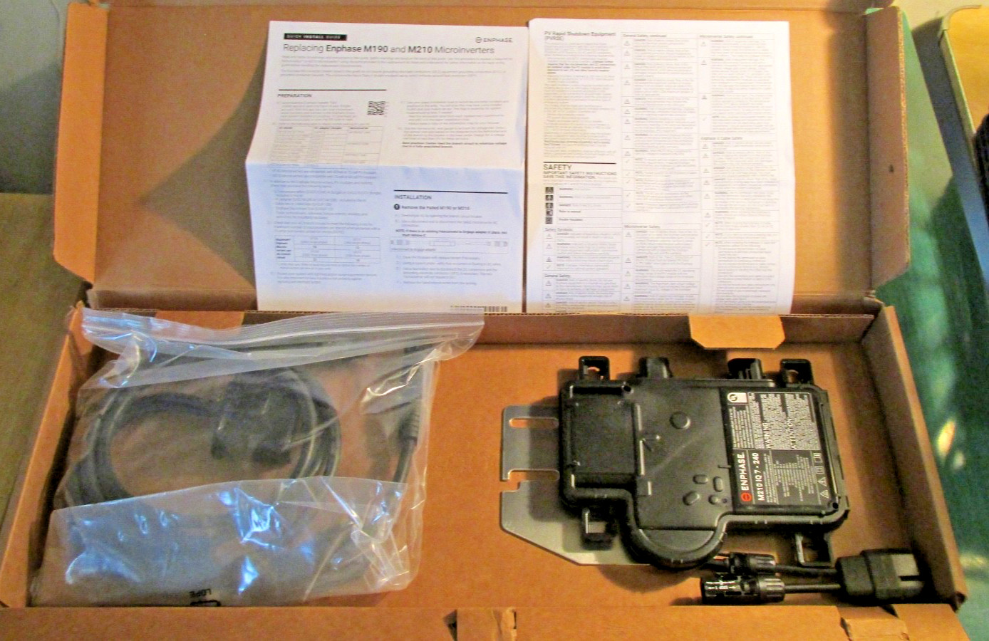 Enphase MICROINVERTER – M210240-IQ7-S22 to M210IQ7 – 240V RMA Kit