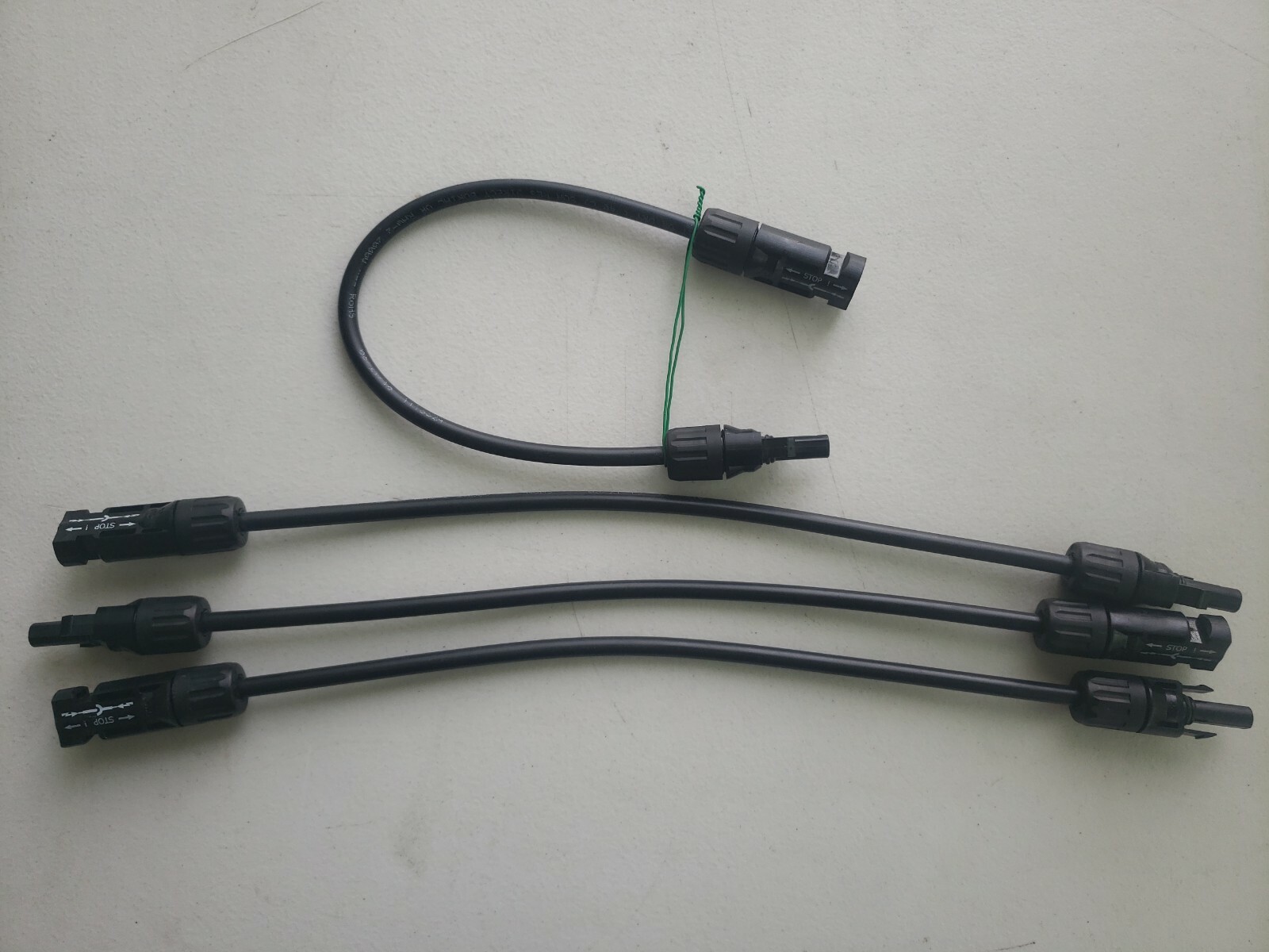 4 MC4 10AWG (5.26mm2) PV Wire Extension Cable Southwire Sunlight 11-12 inch