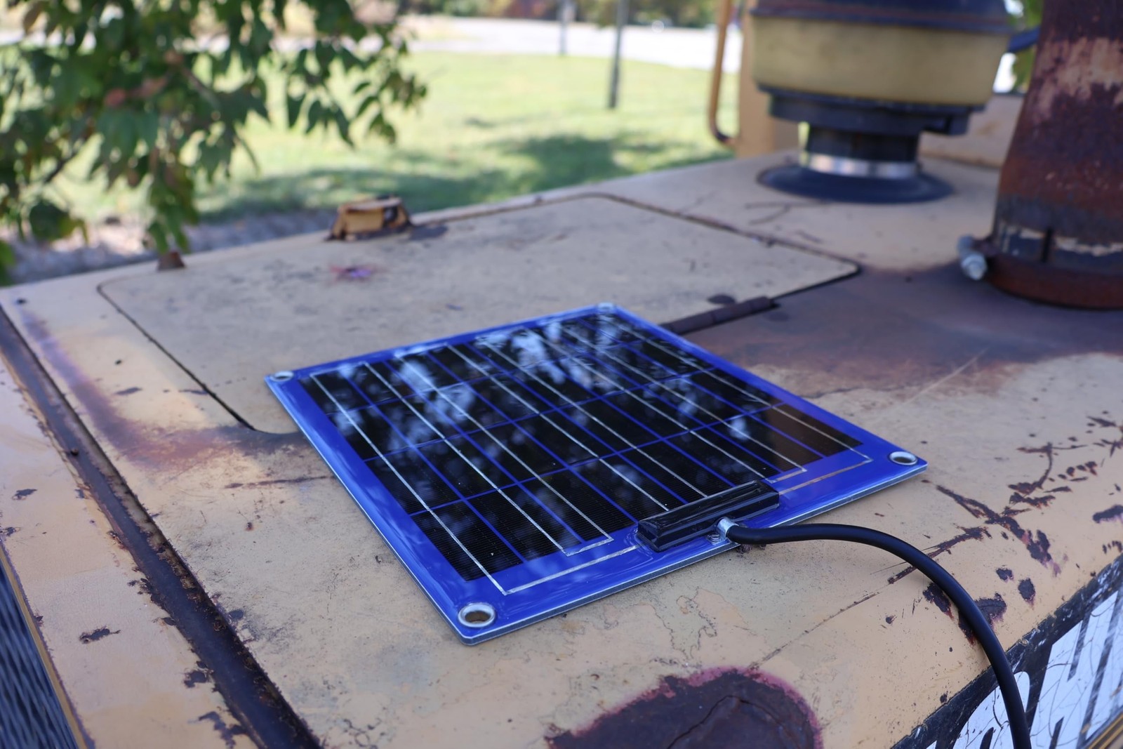 PulseTech SolarPulse SP-12 Solar Battery Charger Maintainer, 12 Watt, Blue