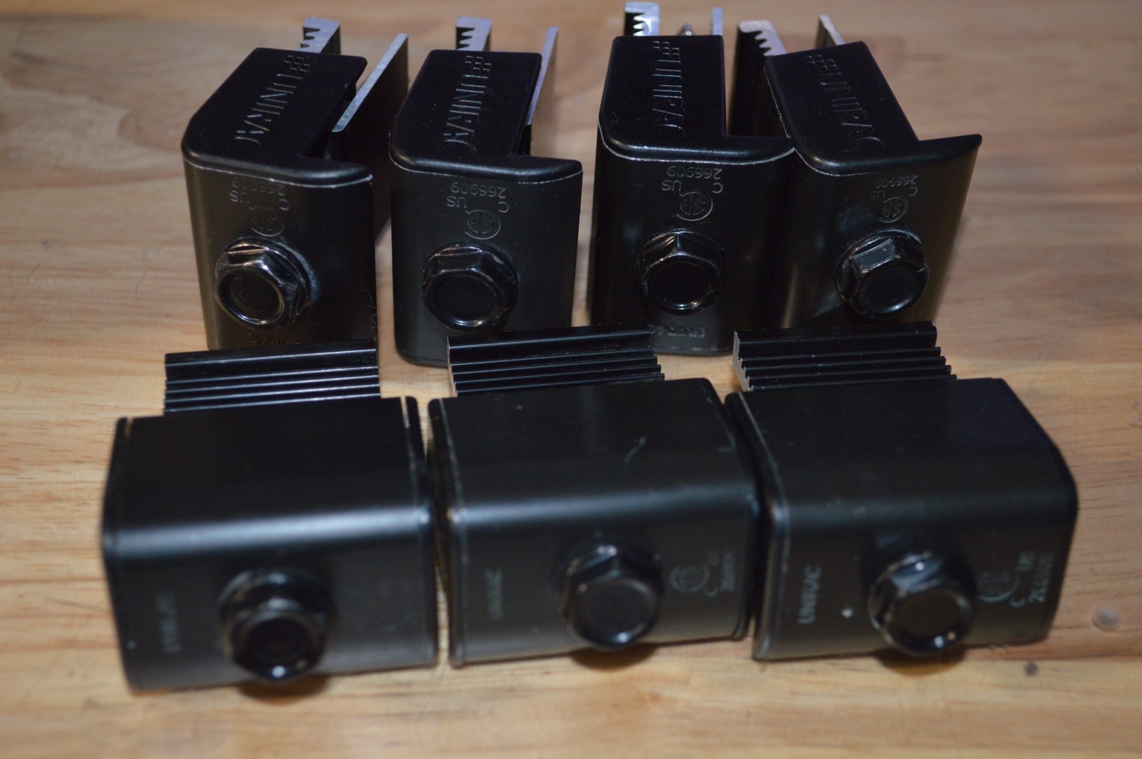 Lot of 7 UniRac Solar Mount End Clamps AF 30-46mm Dark Finish 302050D