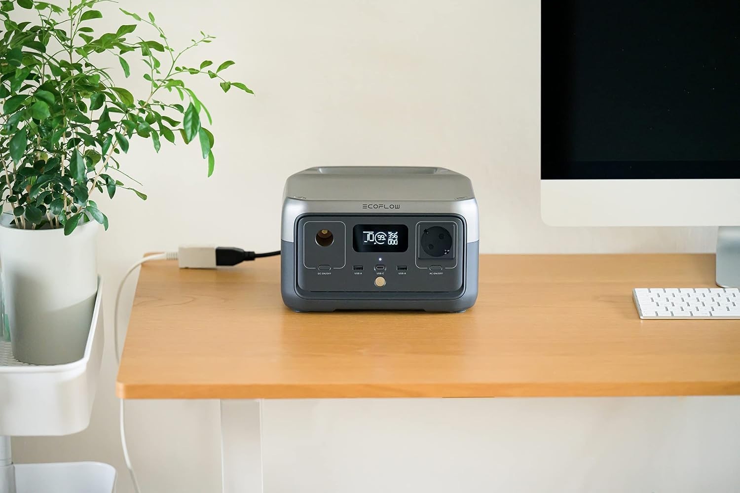 Portable Solar Generator RIVER 2: Light & Long-Life Battery