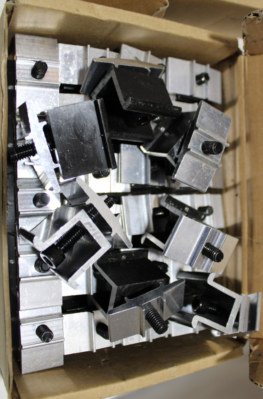 Unirac 008000U SFM N/S Bonding Clamp – LOT of 30