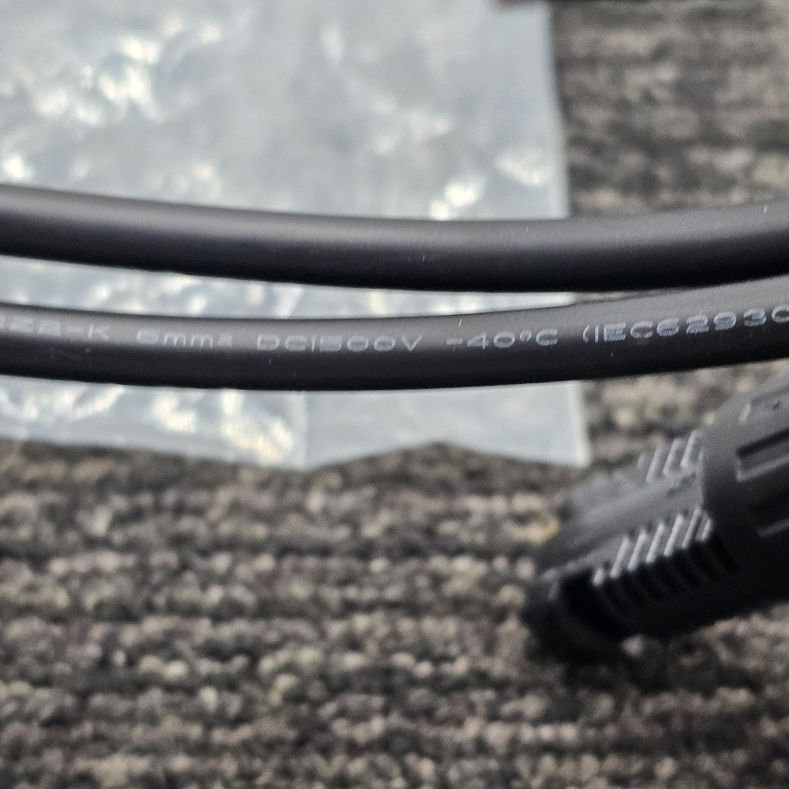 (QTY 2) Renogy RNG-EXTCB-5FT-10-G1-US 5Ft 10AWG Solar Extension Cable Connector