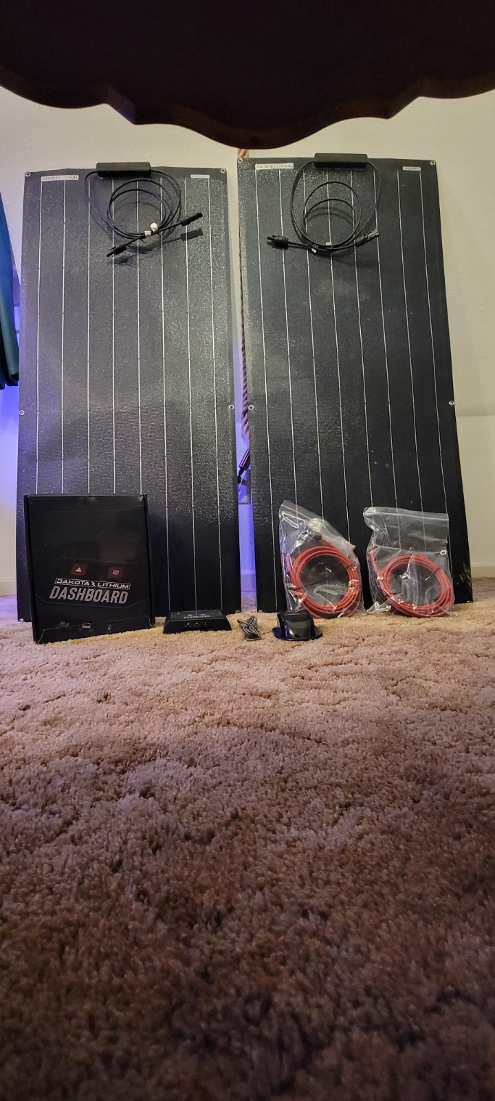 Dakota Lithium 200W Solar Panel Setup w/ Charge Controller & Mounting Hardware