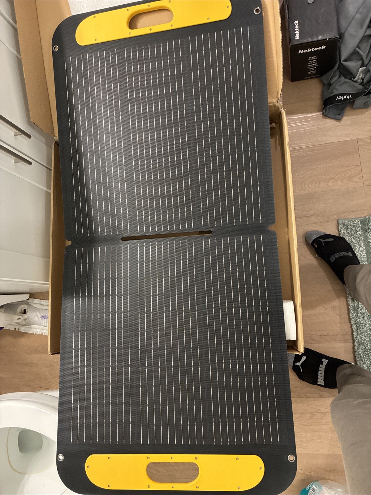 VTOMAN VS110 110W Foldable Solar Panel – Very Lightly Used – Excellent Condition