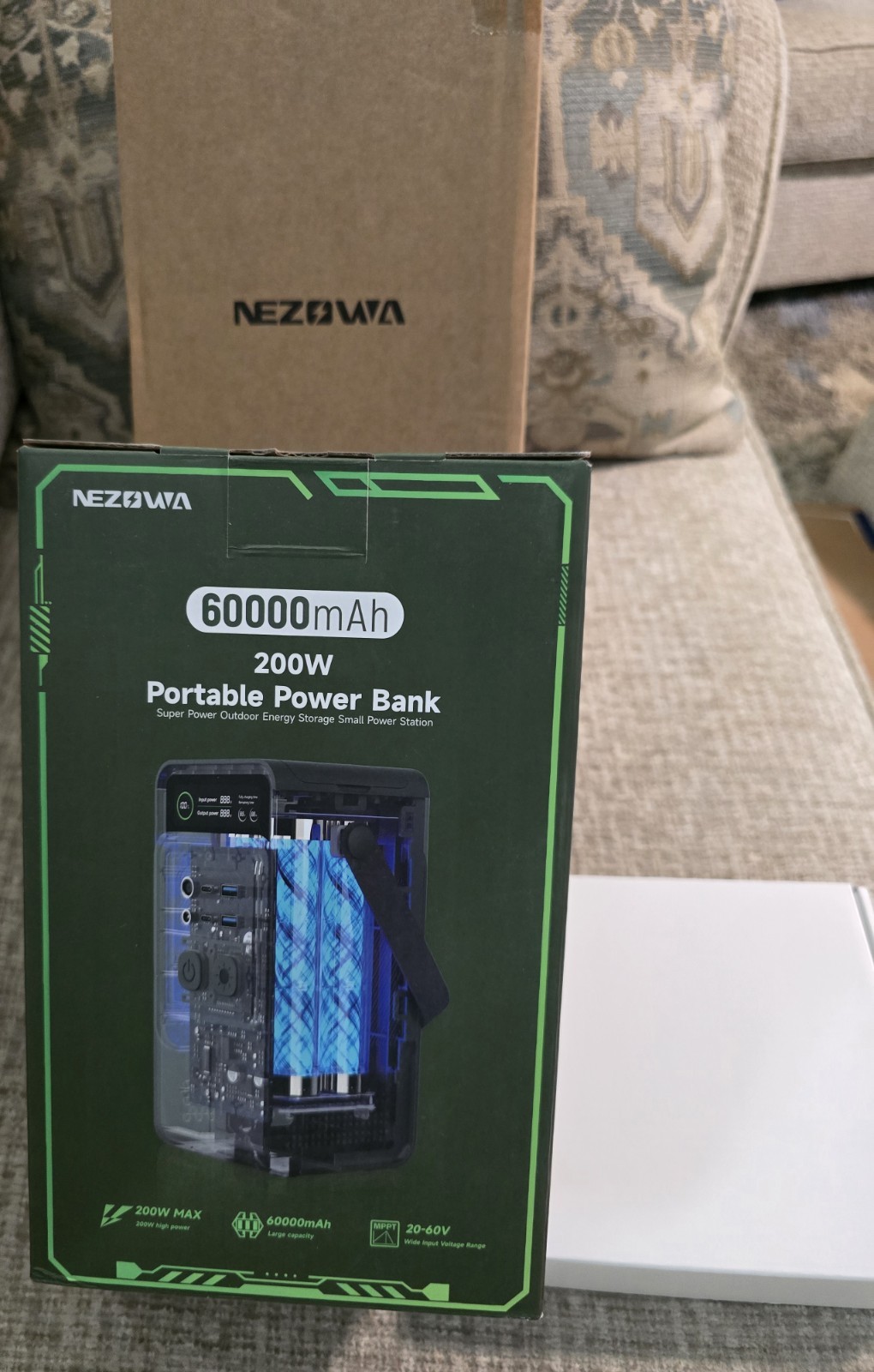 Portable Power Station Power bank 200W 60000 Mah LiFePO4 Battery Fast Charging