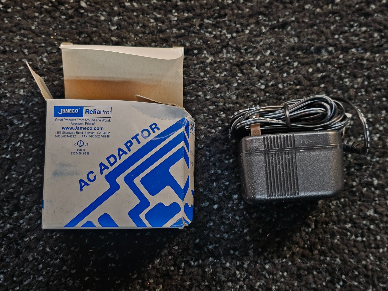 Tapco 2772-00002 13W/6V Solar Panel / Top of Pole Mount