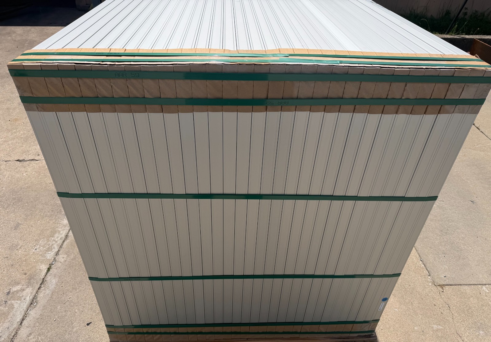 31-New 575W Solar Panels full pallet American made low price midwest shipping